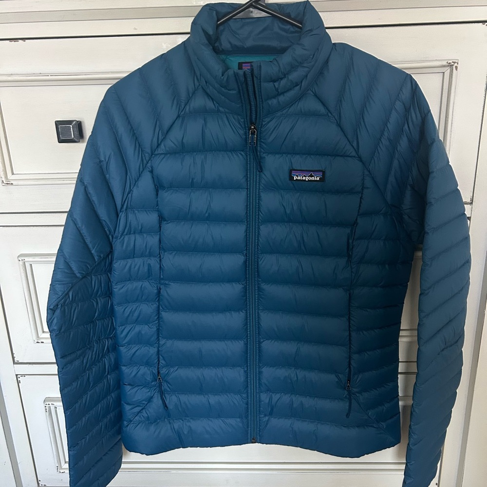 Patagonia Women's Blue Puffer Jacket NWOT